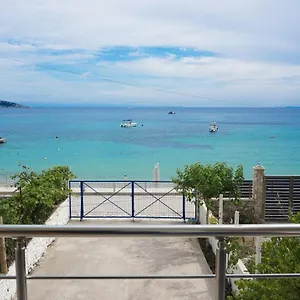 https://joanas-rooms.albaniahotels.org