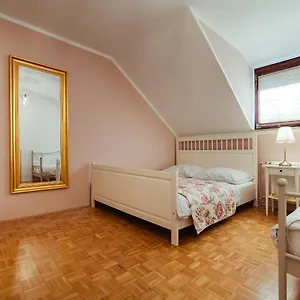 https://aurora-apartment.hotels-in-ljubljana.com